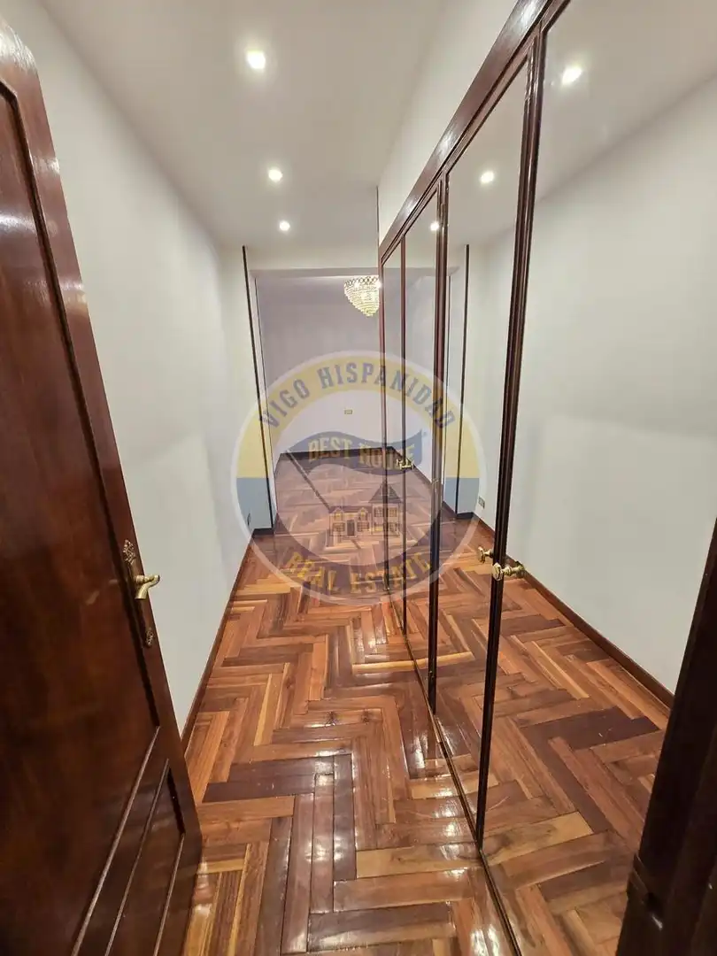 Piso de alquiler en Vigo  con Calefacción, Parquet y Balcón