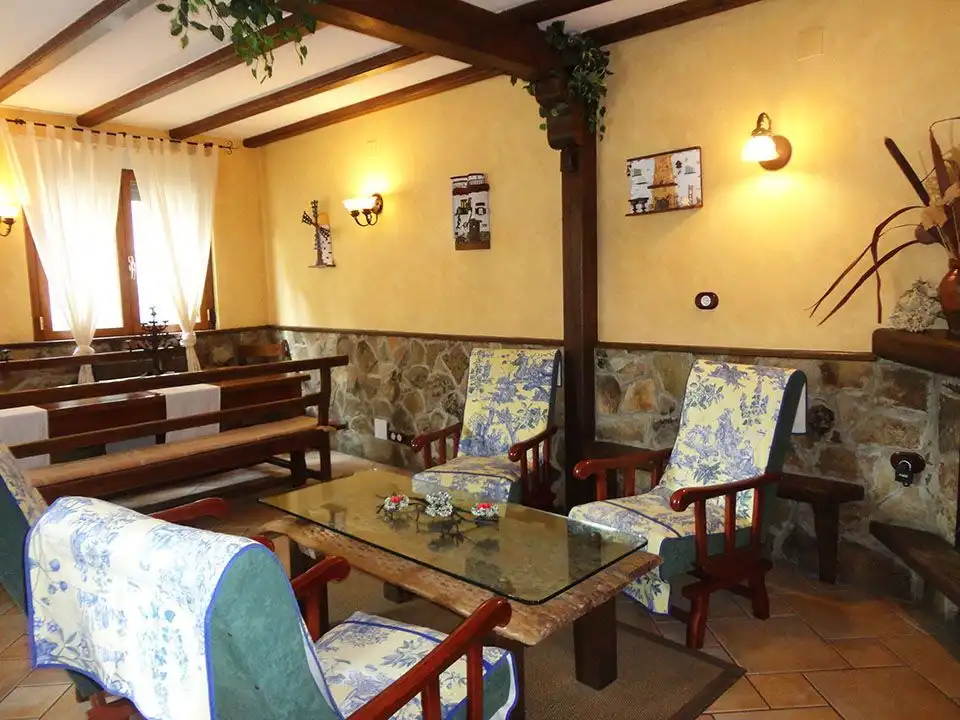 Casa adosada en venda en Riocavado de la Sierra amb Calefacció, Traster i Moblat