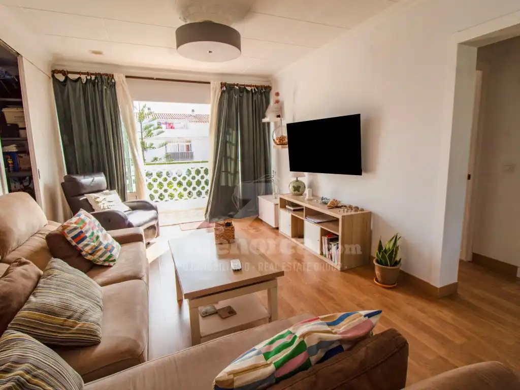 Living room of Flat for sale in Es Castell  with Air Conditioner and Terrace