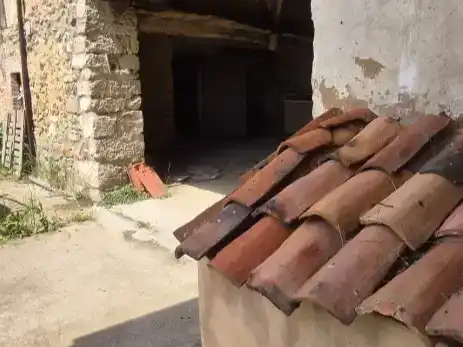 Vista exterior de Finca rústica en venda en La Robla  amb Parquet