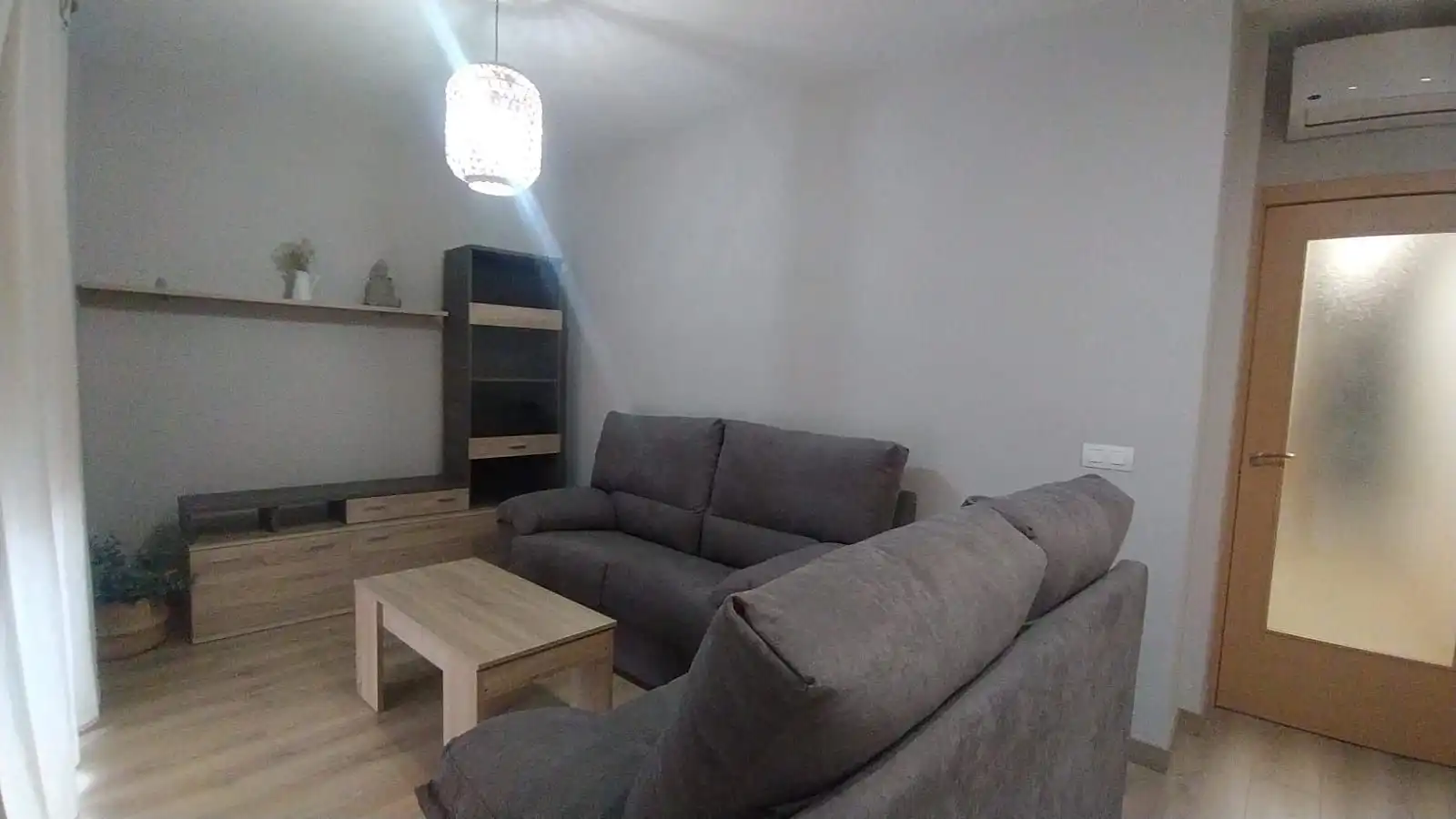 Sala d'estar de Apartament de lloguer en Villanueva de la Serena amb Aire condicionat, Calefacció i Parquet
