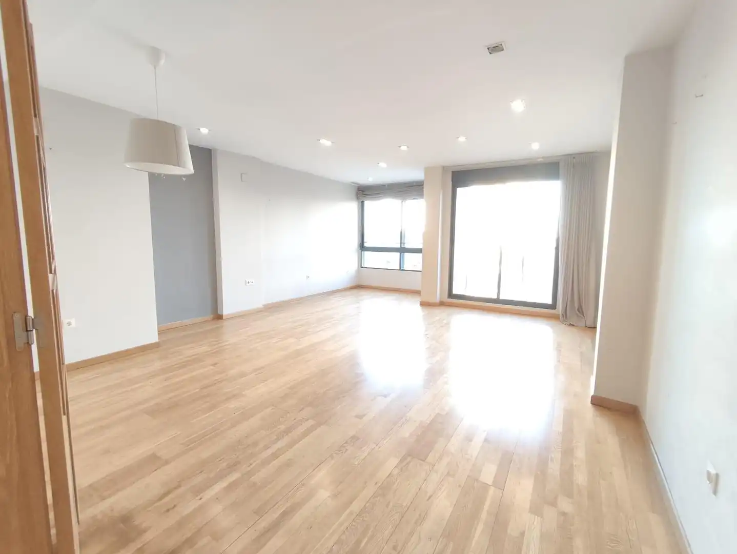 Sala de estar de Piso en venta en Torrent con Aire acondicionado, Parquet y Trastero