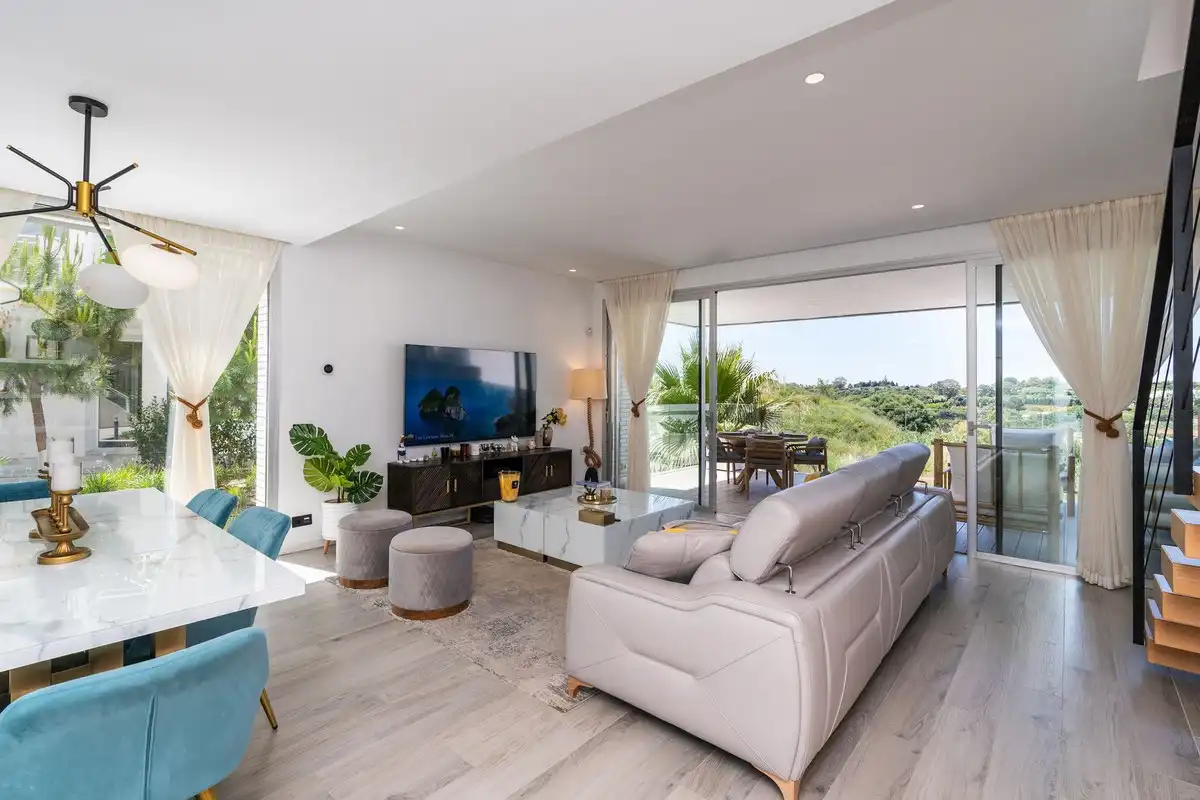 Living room of Commercial properties for sale in Estepona