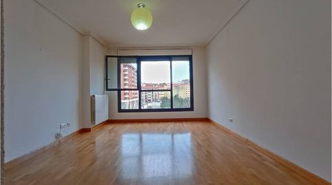 Foto 3 de Piso de alquiler en Plaza Doctor Emilio Giménez Heras, San Agustín - Parque Europa, Burgos Capital