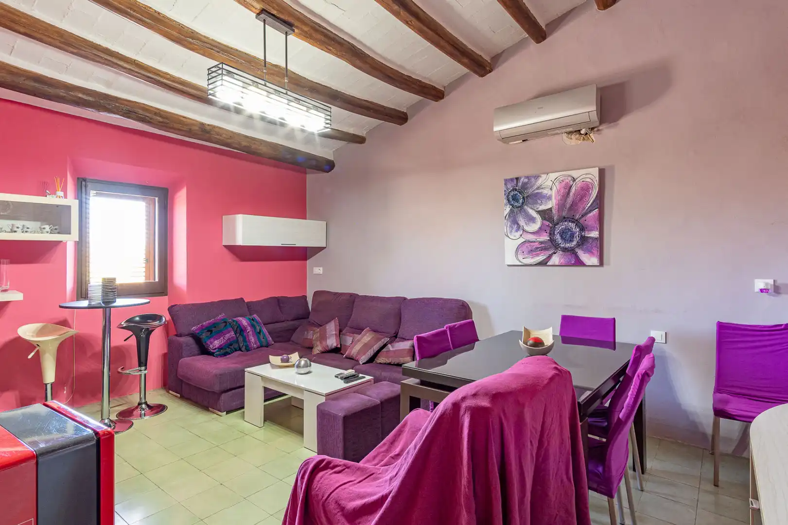Sala de estar de Casa o chalet en venta en Verges con Aire acondicionado, Jardín privado y Piscina