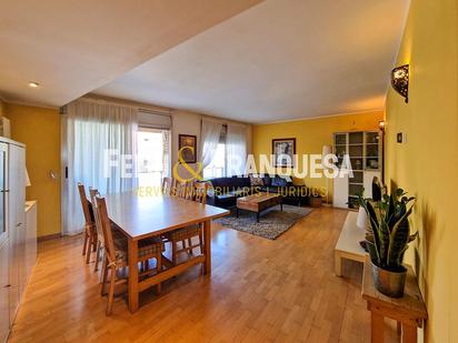 Living room of Flat for sale in Sant Cugat del Vallès  with Heating, Terrace and Storage room