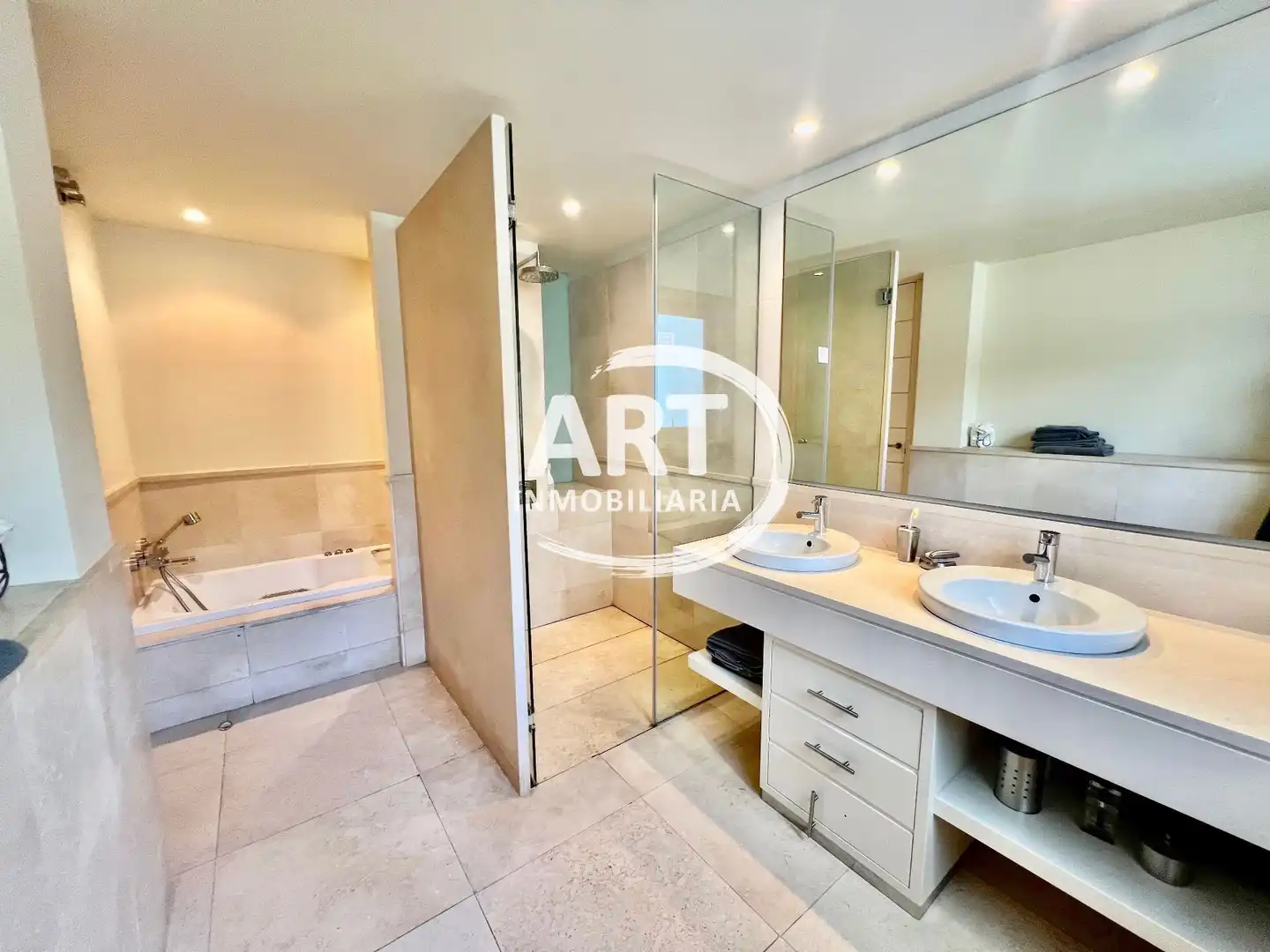 Bany de Apartament en venda en Benahavís amb Aire condicionat, Calefacció i Jardí privat