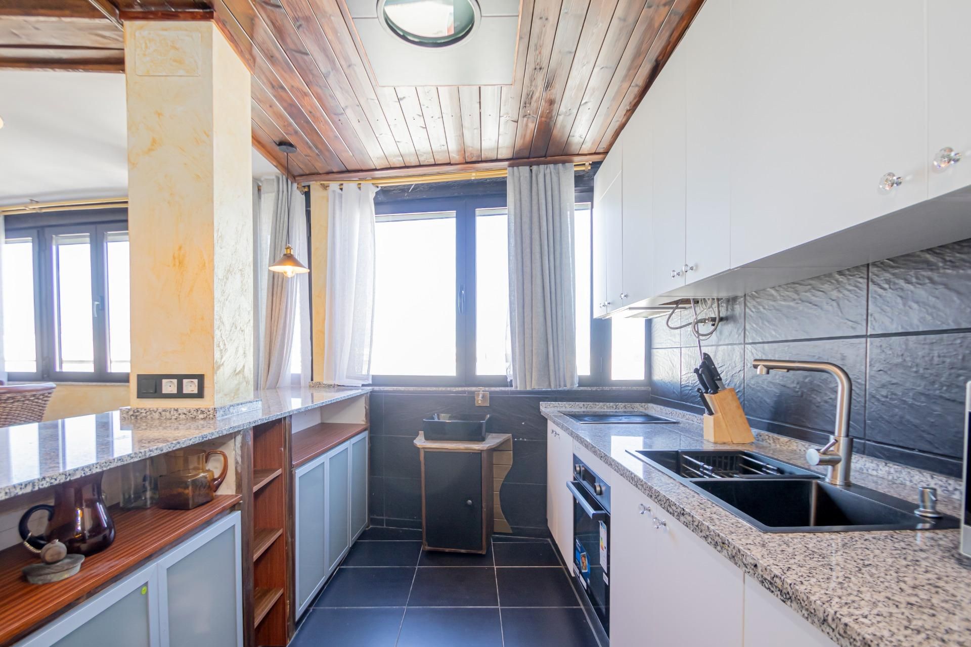 Cocina de Piso en venta en Chipiona con Calefacción y Parquet