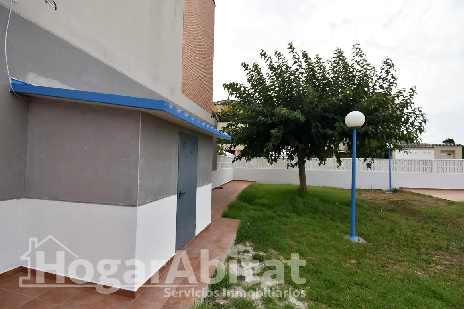 Aparcament de Casa adosada en venda en Almazora / Almassora amb Terrassa, Traster i Moblat