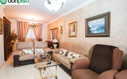 Living room of Single-family semi-detached for sale in Maracena  with Air Conditioner, Heating and Parquet flooring