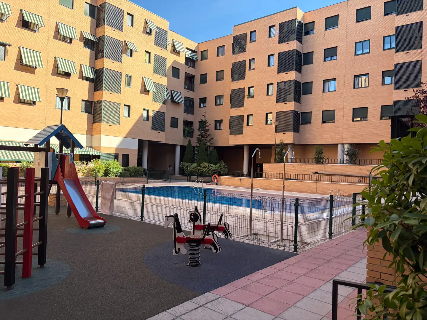 Piso con piscina en venta en Paseo de Valdelasfuentes