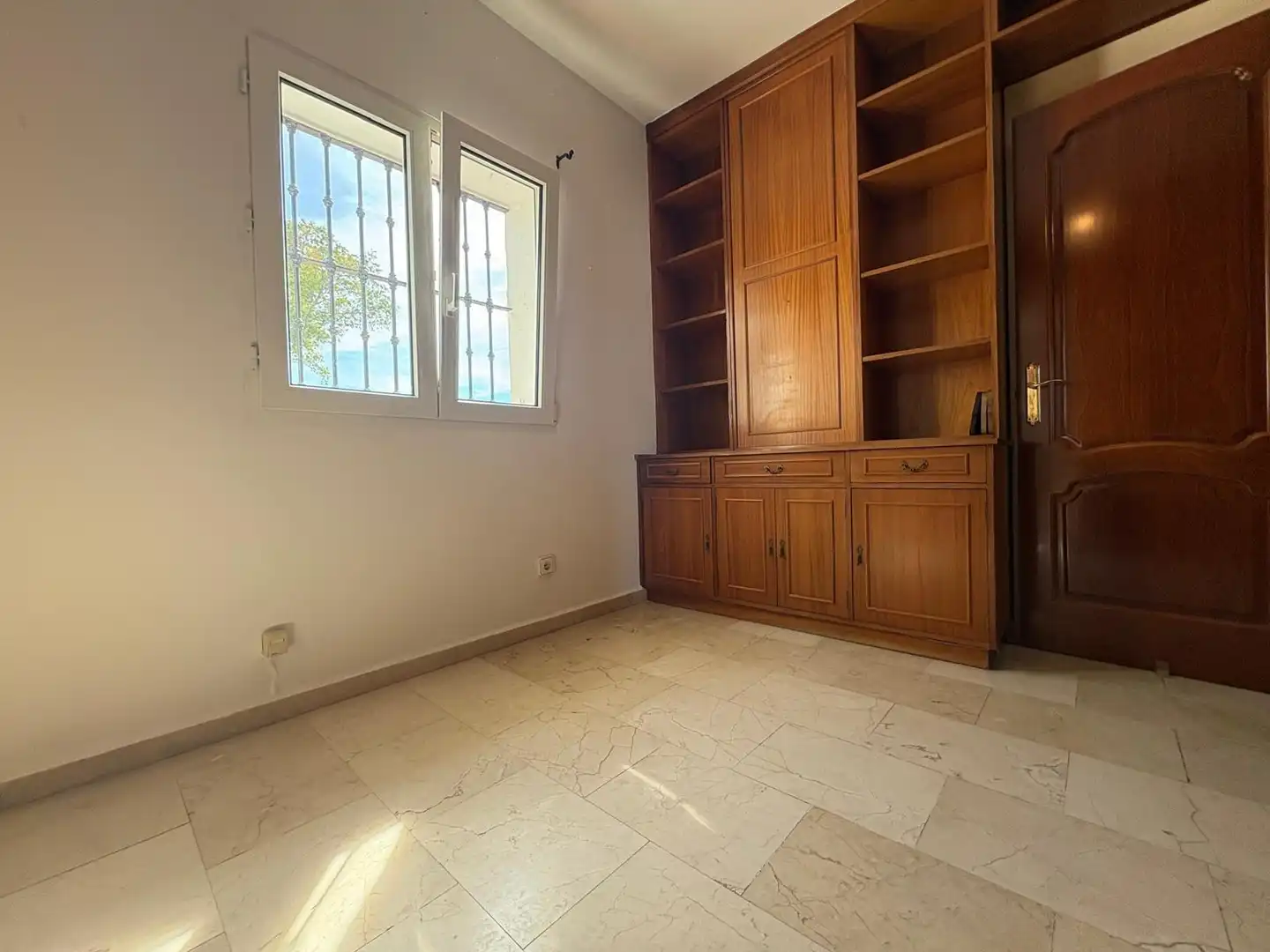 Bedroom of Houses for sale in Algeciras  with Air Conditioner, Private garden and Terrace