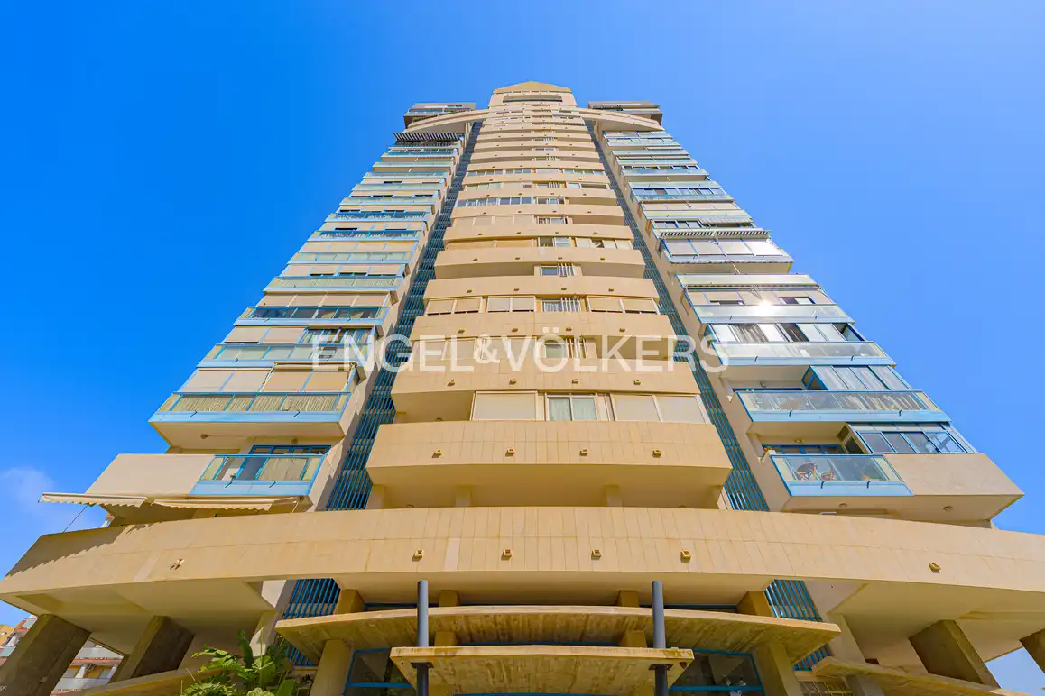 Exterior view of Apartments for sale in Benidorm  with Air Conditioner and Community pool