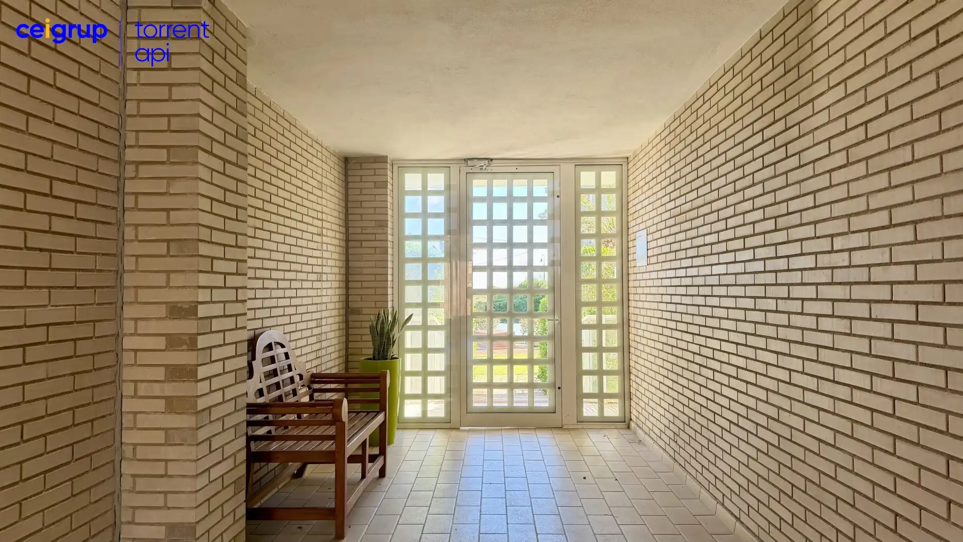 Wohnung zum Verkauf in L'Estartit mit Terrasse, Abstellraum und Schwimmbad
