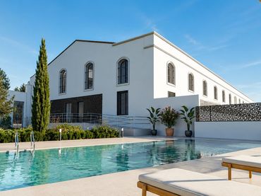 Pis amb piscina en venda a Picadueñas