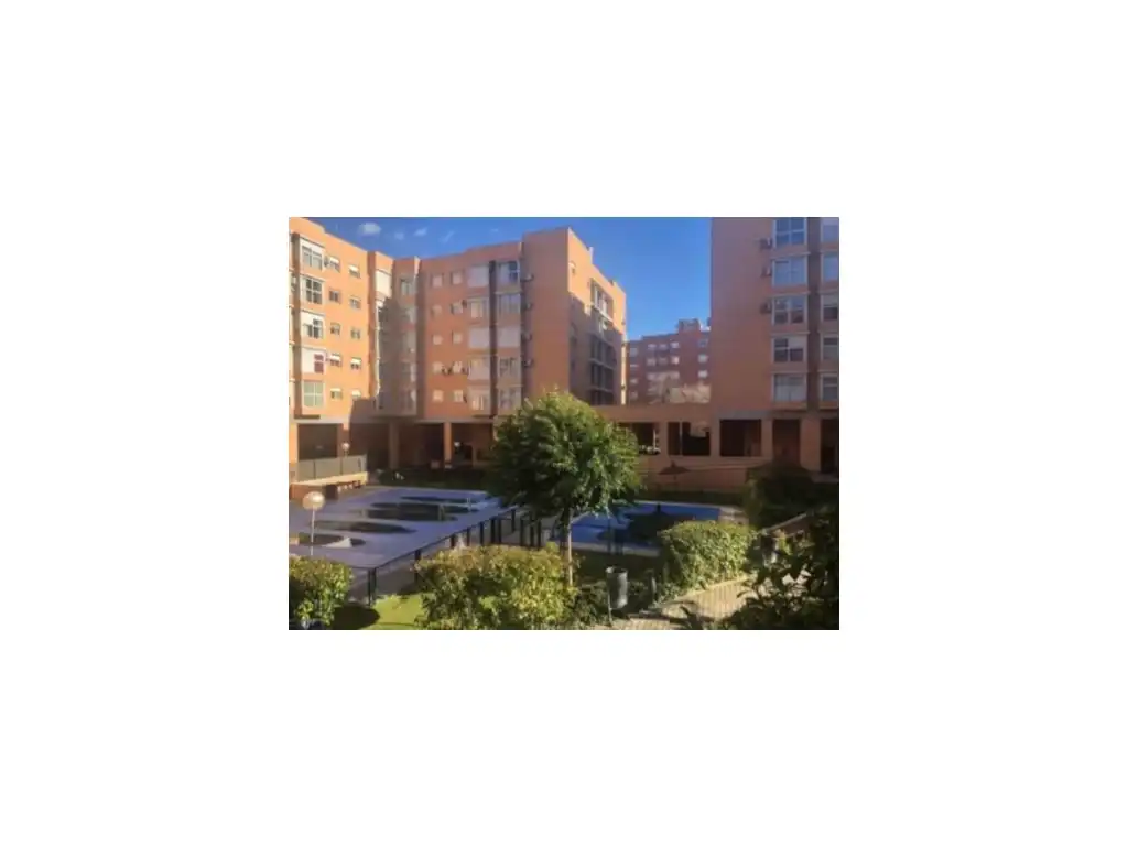 Vista exterior de Pis de lloguer en Madrid amb Aire condicionat, Calefacció i Jardí privat