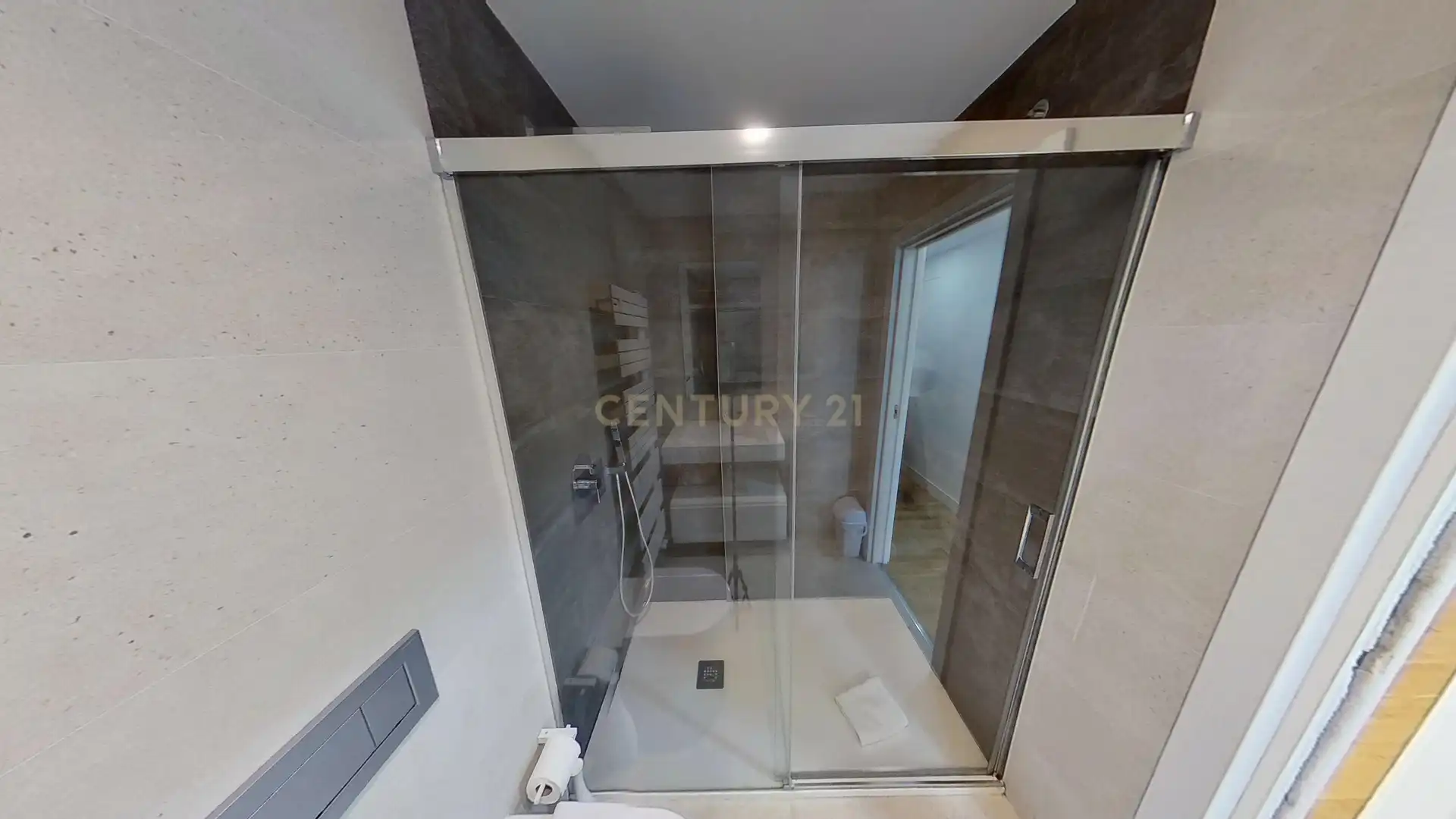 Baño de Apartamento de alquiler en Málaga con Aire acondicionado, Lavadora y Microondas