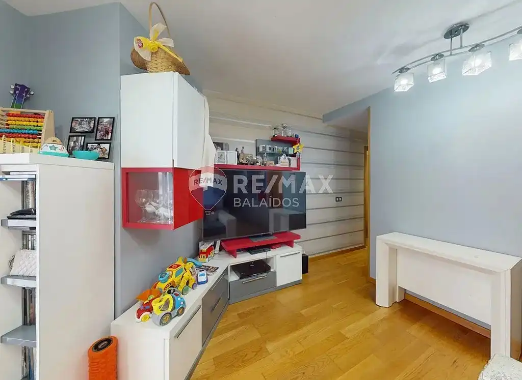 Habitación de Piso en venta en Vigo  con Calefacción, Trastero y Amueblado