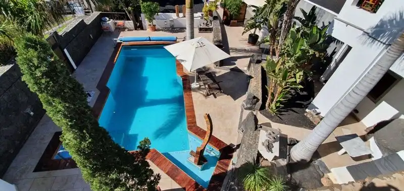 Piscina de Casa o xalet en venda en Yaiza amb Aire condicionat, Jardí privat i Terrassa