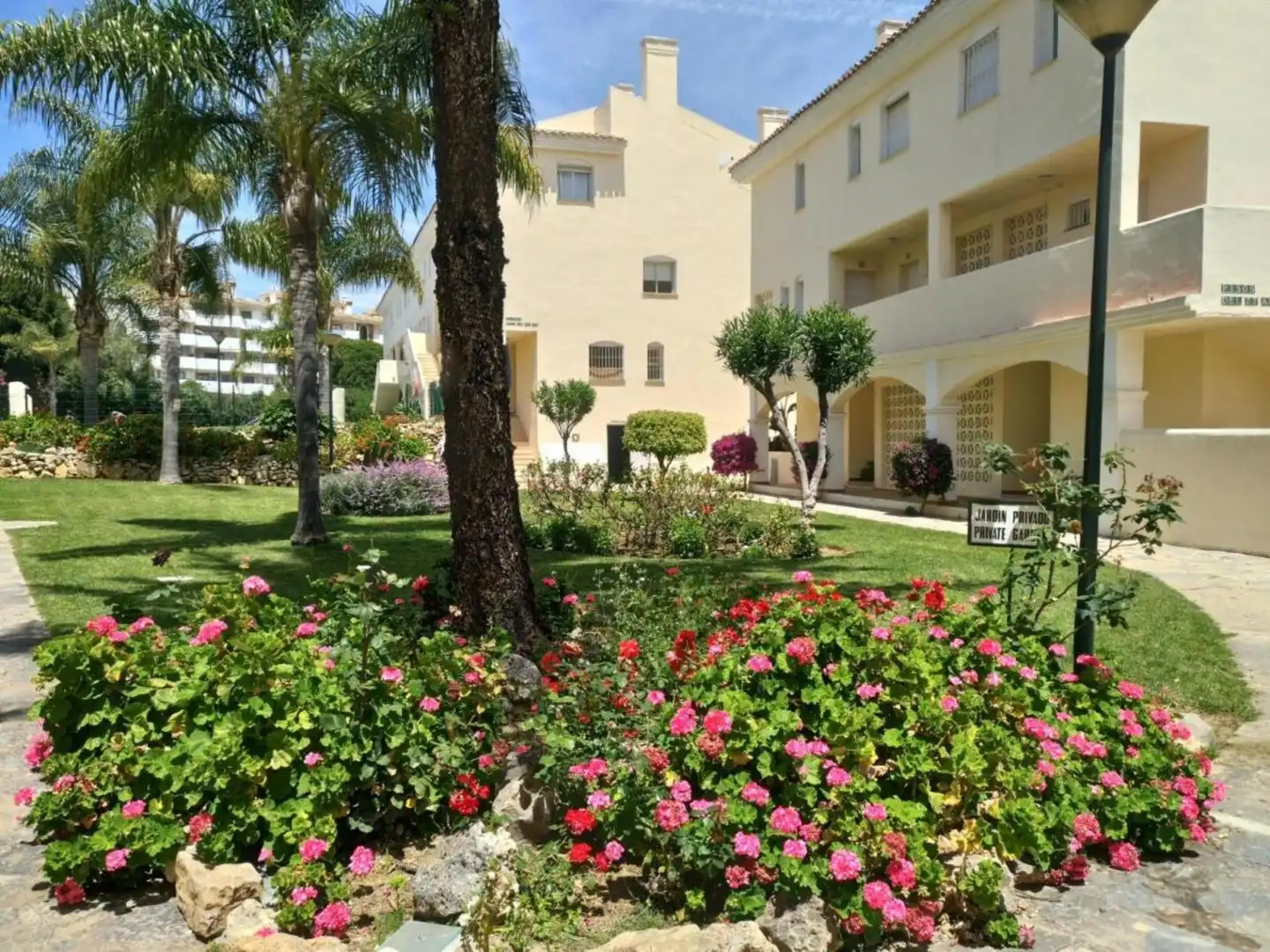Vista exterior de Dúplex en venta en Mijas con Aire acondicionado, Calefacción y Terraza