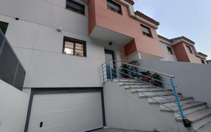 Exterior view of Single-family semi-detached for sale in Gilet  with Air Conditioner, Heating and Terrace