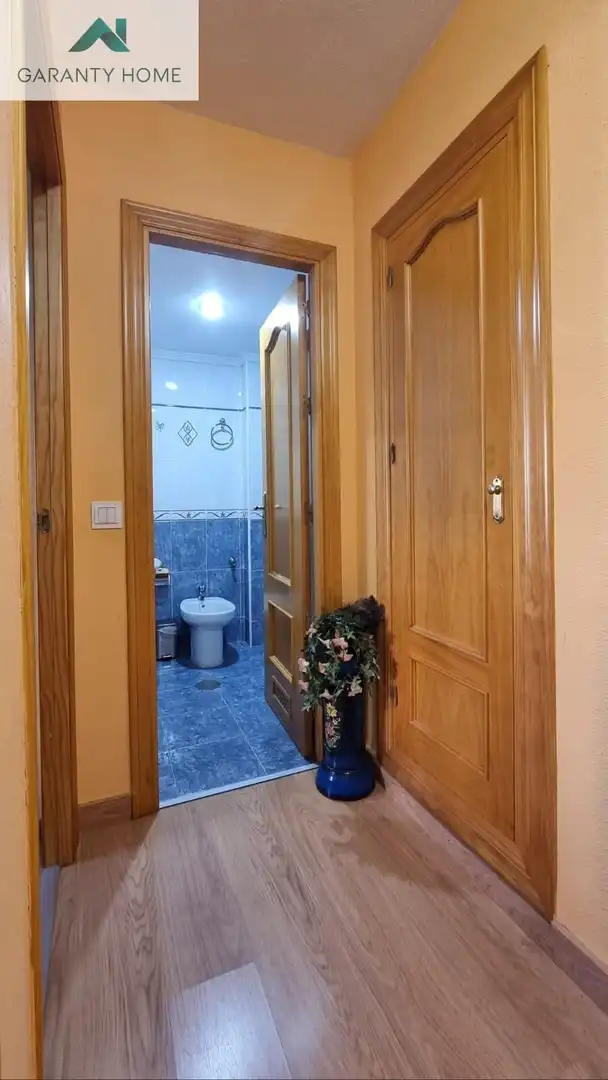 Bany de Pis en venda en Benalmádena amb Jardí privat, Terrassa i Moblat