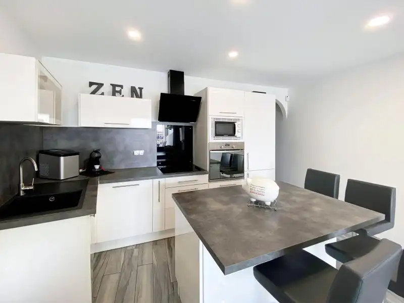 Flat for sale in Sant Maurici, imagen 5