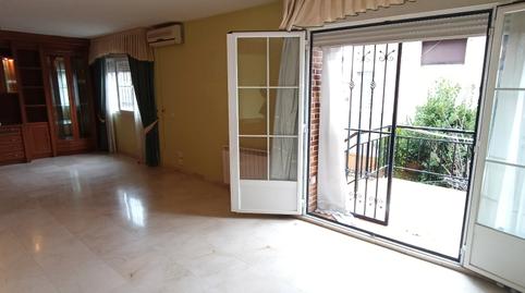 Foto 4 de Casa adosada en venda a Pintores - Ferial, Parla