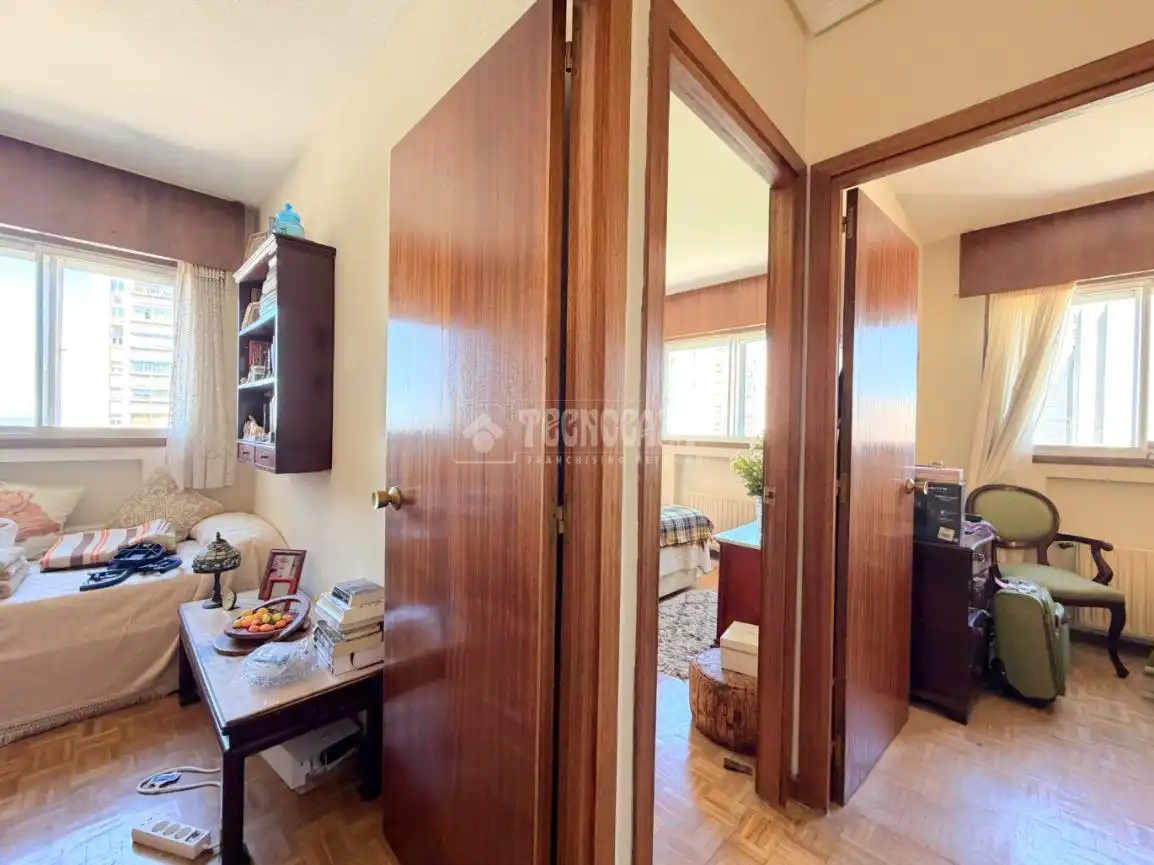 Schlafzimmer von Wohnung zum Verkauf in Madrid mit Heizung, Privatgarten und Schwimmbad