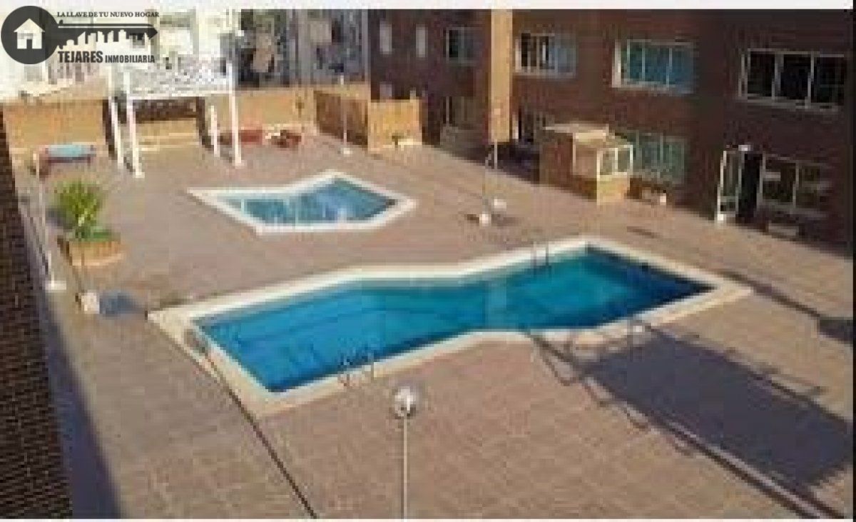 Piscina de Pis de lloguer en  Albacete Capital amb Calefacció, Parquet i Terrassa