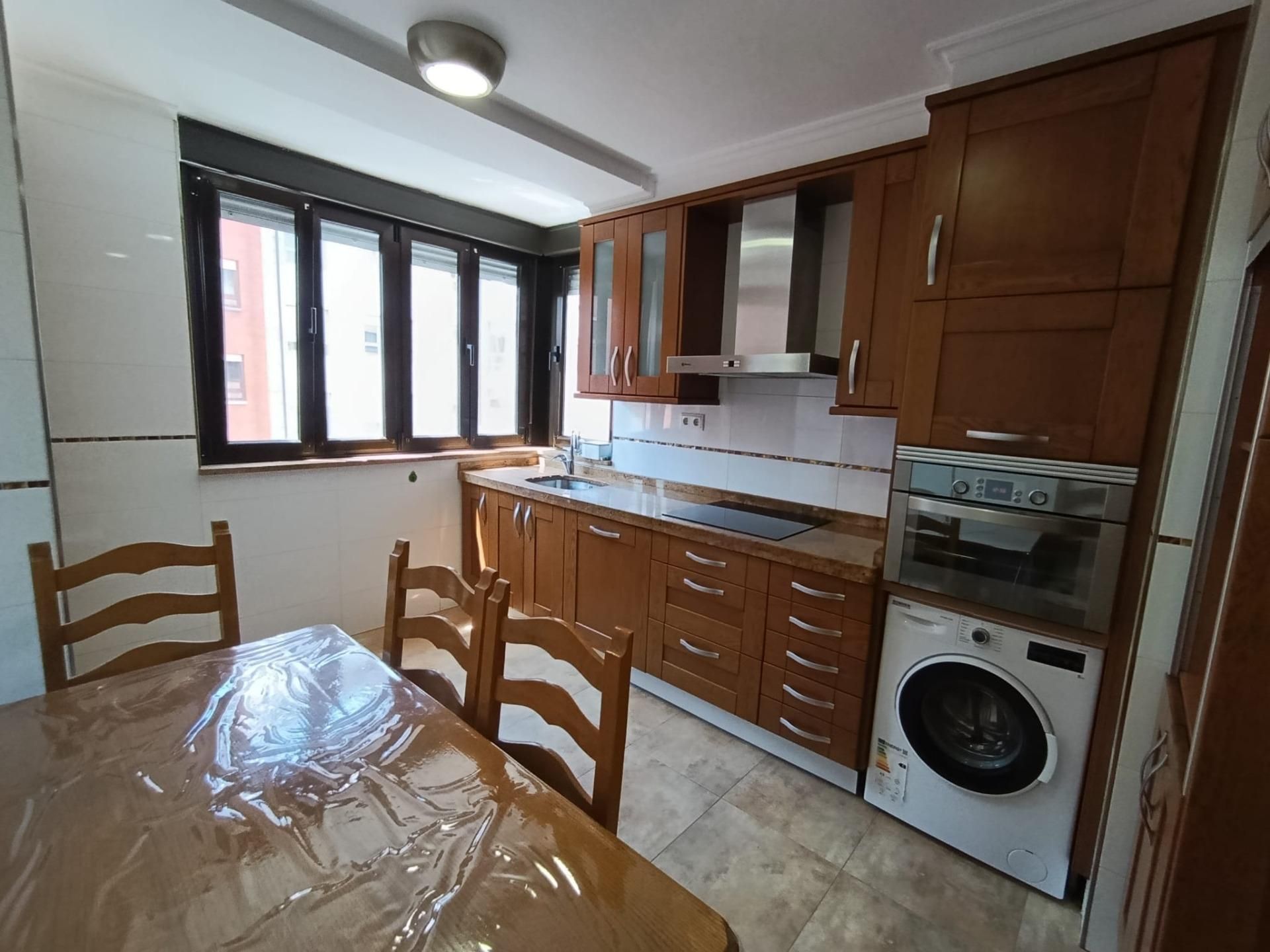 Kitchen of Flat to rent in Avilés  with Heating