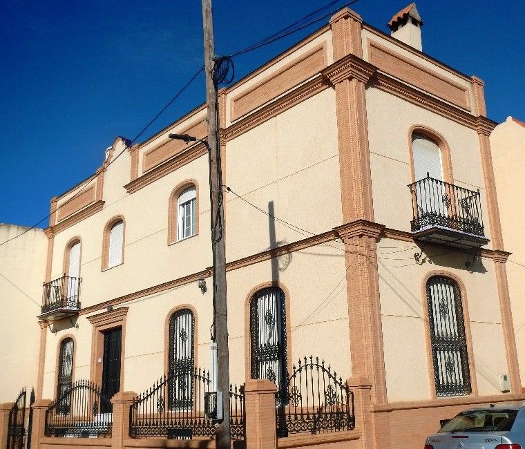 Vista exterior de Casa o xalet en venda en La Algaba amb Aire condicionat, Calefacció i Terrassa