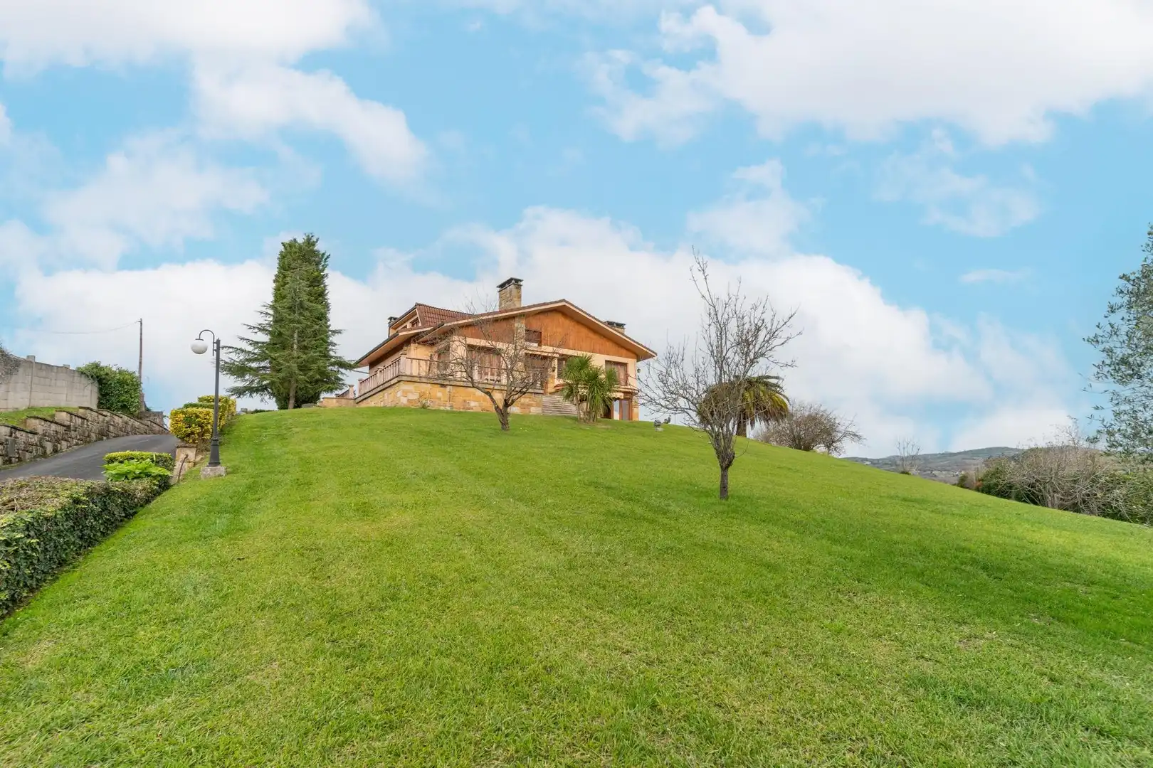 Vista exterior de Casa o chalet en venta en Siero con Calefacción, Jardín privado y Parquet
