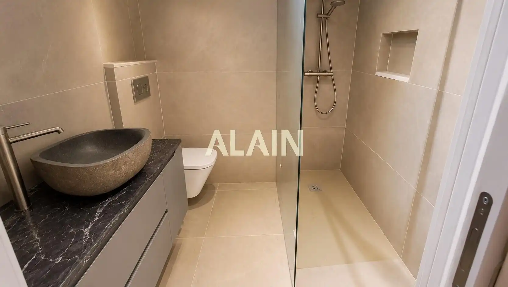 Baño de Piso en venta en Valencia con Aire acondicionado, Calefacción y Parquet