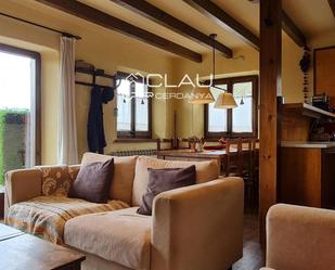 Sala d'estar de Pis de lloguer en Isòvol amb Calefacció, Jardí privat i Parquet