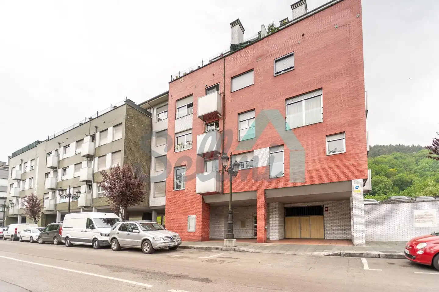 Vista exterior de Pis en venda en Oviedo  amb Calefacció i Traster