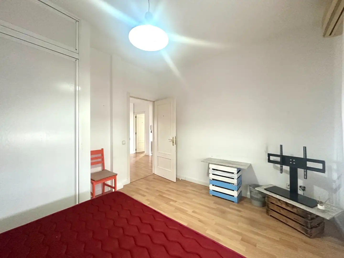Habitación de Casa adosada en venta en Madrid con Aire acondicionado, Calefacción y Jardín privado