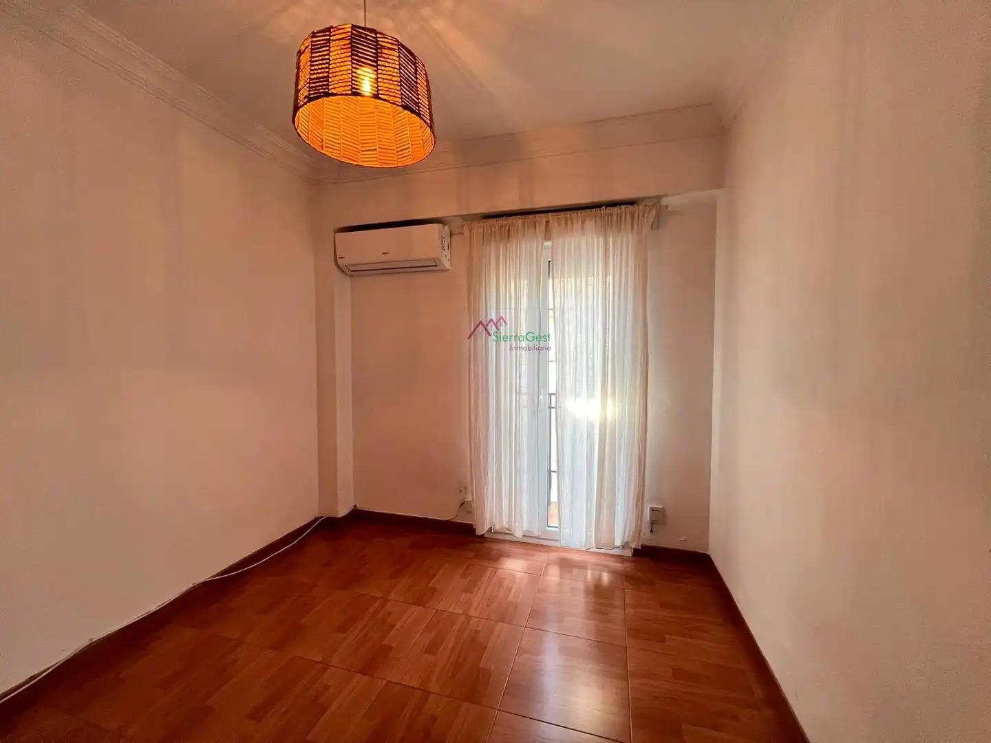 Habitación de Piso en venta en Ubrique con Aire acondicionado