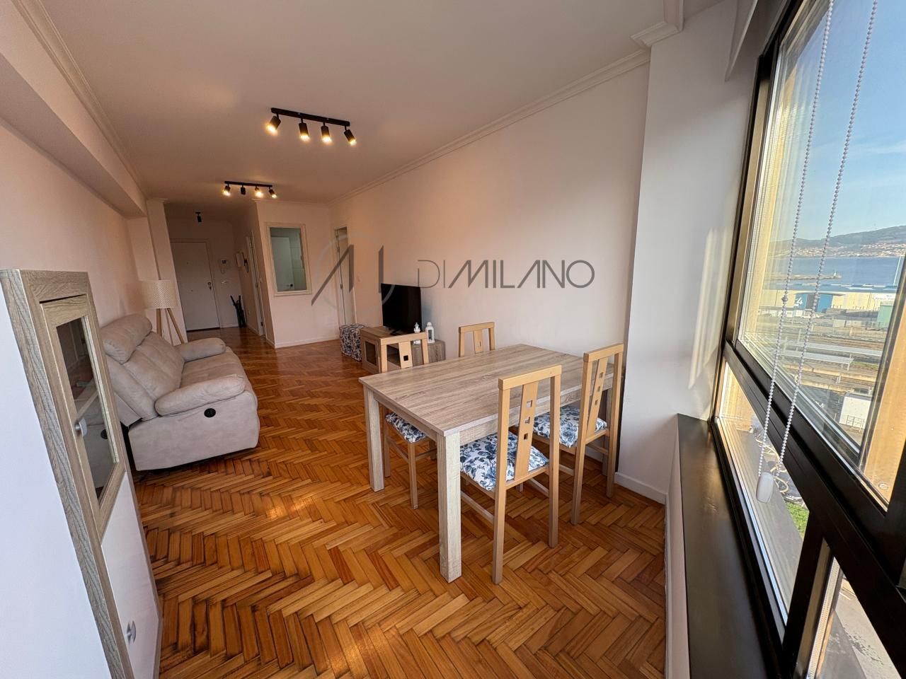 Living room of Flat for sale in Vigo   with Heating, Parquet flooring and Furnished