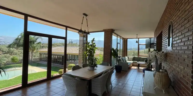 Menjador de Casa o xalet en venda en Loja amb Aire condicionat, Jardí privat i Terrassa