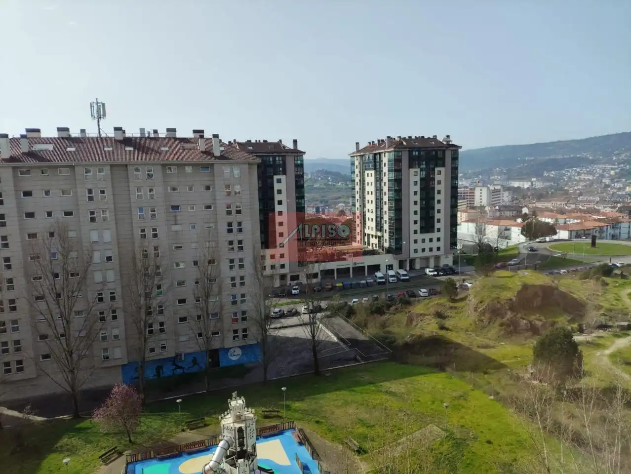 Aparcament de Pis de lloguer en Ourense Capital  amb Calefacció i Moblat