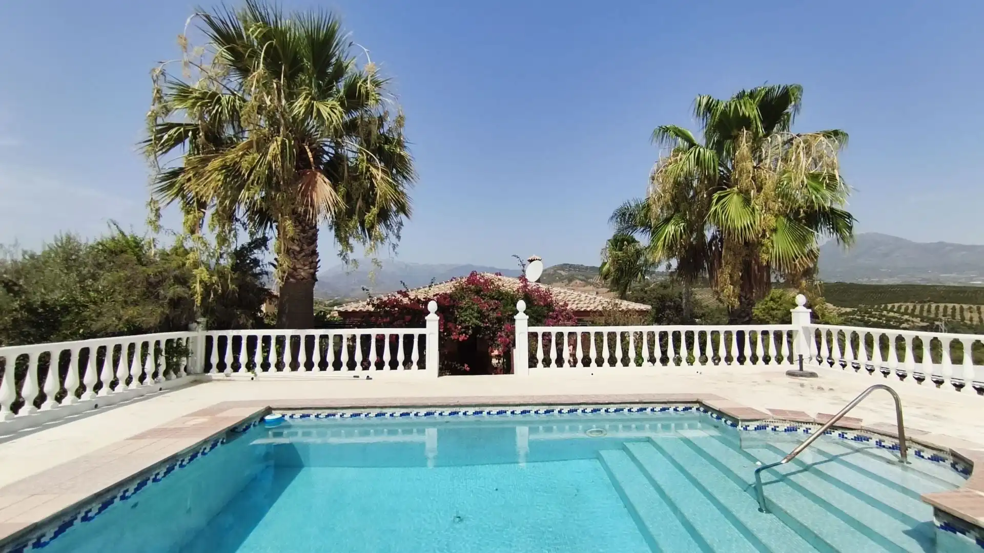 Casa rústica amb piscina en venda a Coín