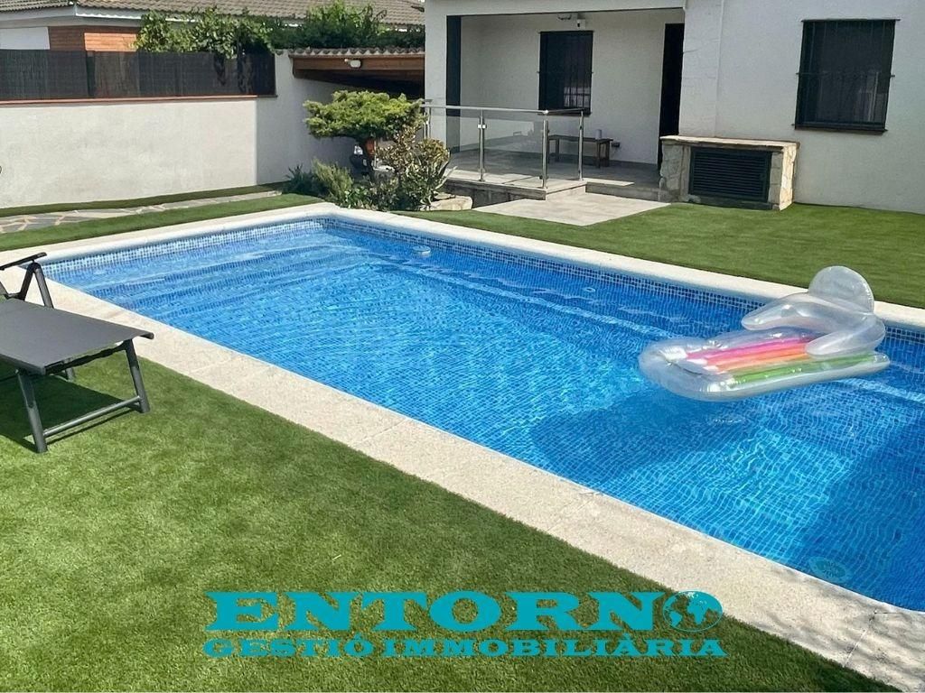 Piscina de Casa o chalet de alquiler en Santa Perpètua de Mogoda