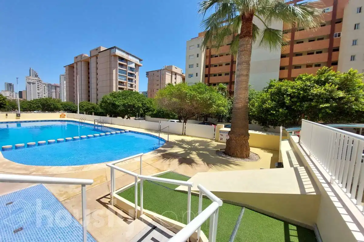 Piscina de Pis en venda en Villajoyosa / La Vila Joiosa amb Aire condicionat, Jardí privat i Terrassa