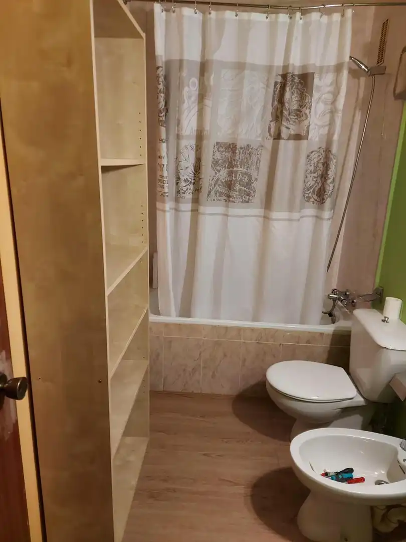 Baño de Piso de alquiler en Alcalá de Henares con Terraza, Amueblado y Balcón