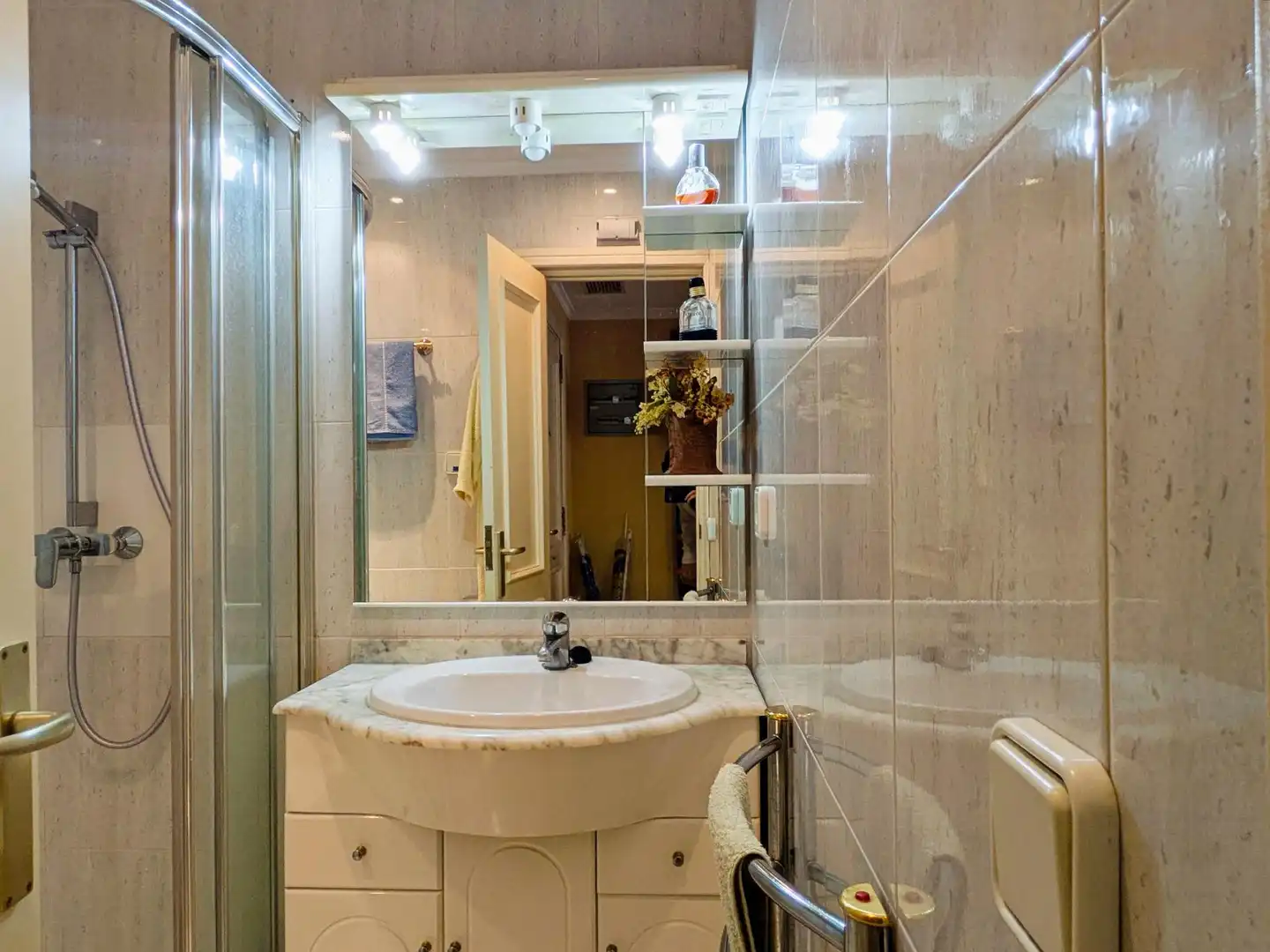 Bathroom of Flat for sale in Marbella  with Air Conditioner, Heating and Private garden
