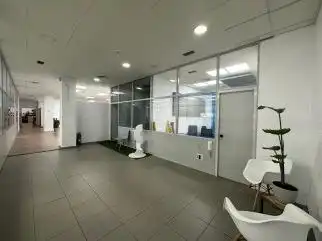 Oficina de lloguer en Sevilla amb Aire condicionat i Calefacció