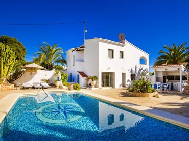 Casa con piscina in vendita a La Caleta - La Calalga -  Les Bassetes
