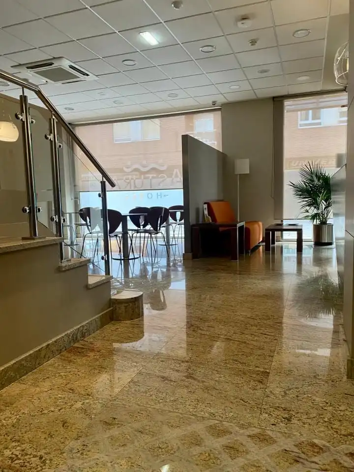 Local comercial en venda a Avenida Luis Alonso 17 24200 Valencia De Don Juan, imagen 5
