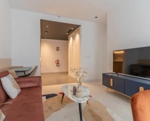 Sala d'estar de Apartament de lloguer en  Madrid Capital amb Aire condicionat